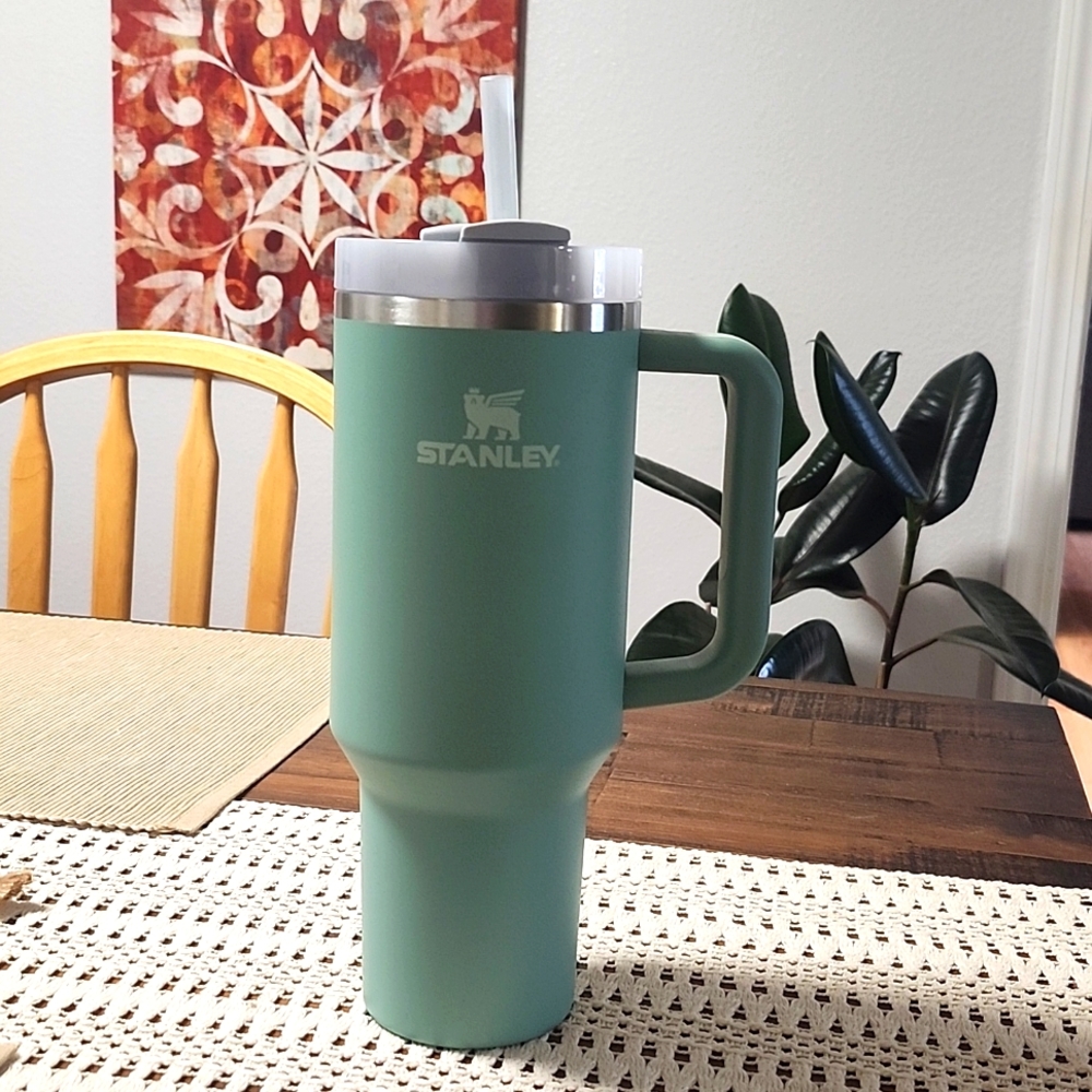 Stanley The Quencher H20 Flowstate 40oz